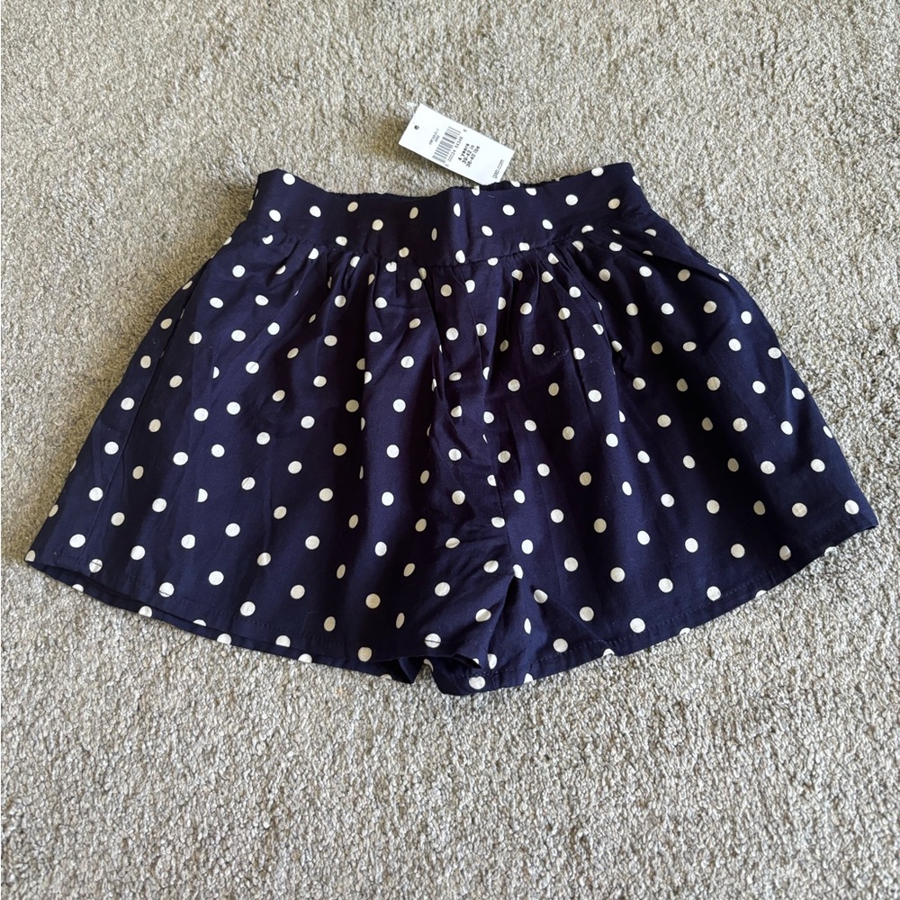 Gap girls navy shorts with white polka dots, size 4. NWT